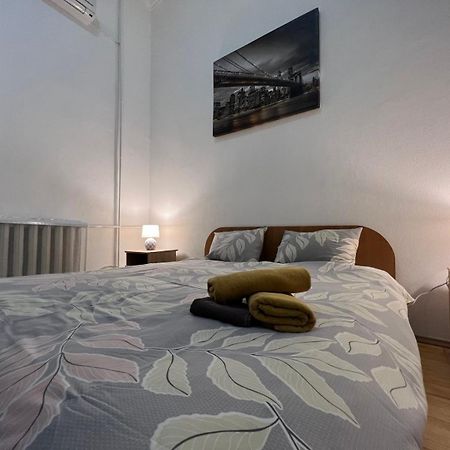 Apartment In The Historic Center Kyiv Exterior photo