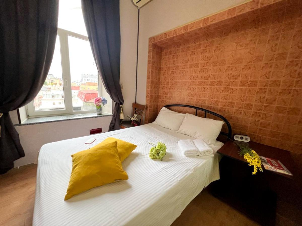 Apartment In The Historic Center Kyiv Exterior photo