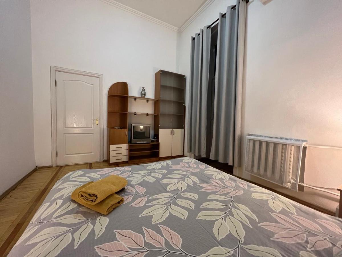 Apartment In The Historic Center Kyiv Exterior photo