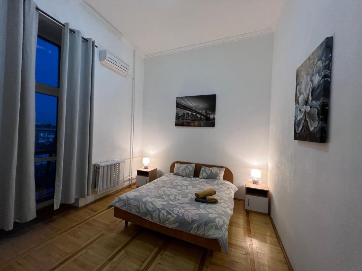 Apartment In The Historic Center Kyiv Exterior photo
