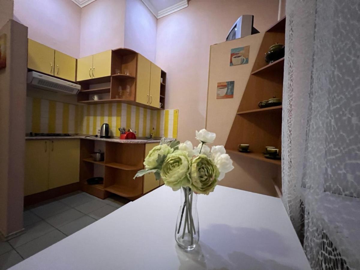 Apartment In The Historic Center Kyiv Exterior photo